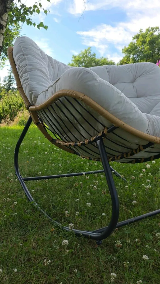 Rocking chair with cushion brand new - Image 3