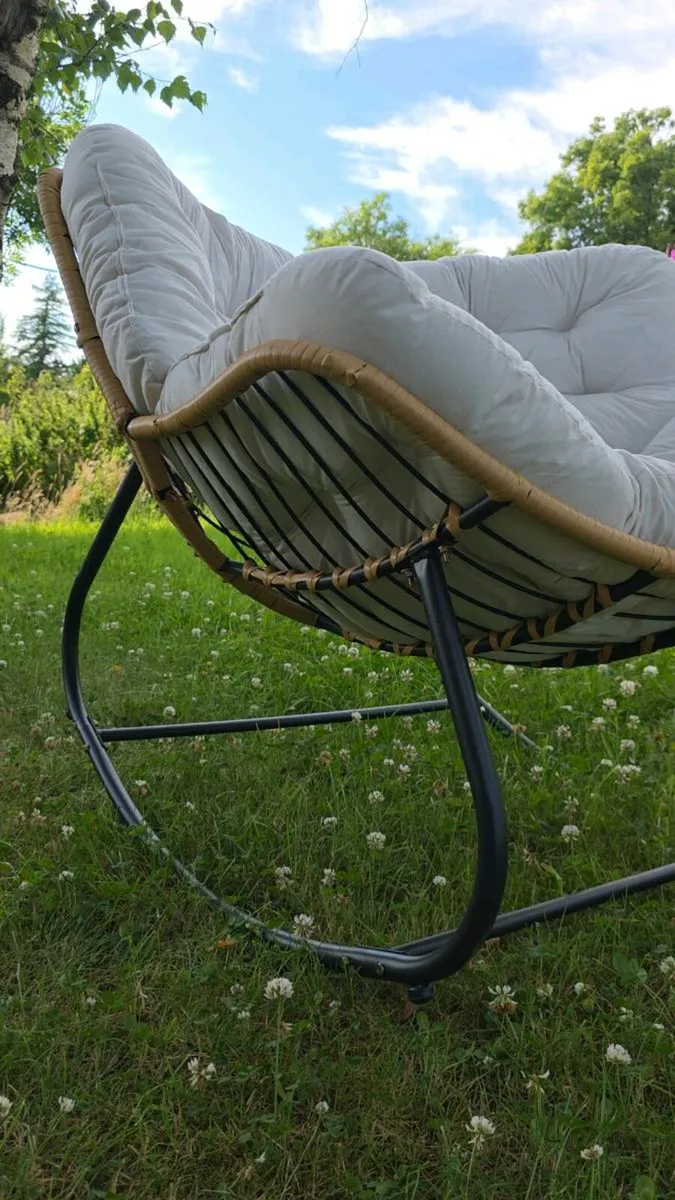 Rocking chair with cushion brand new - Image 4