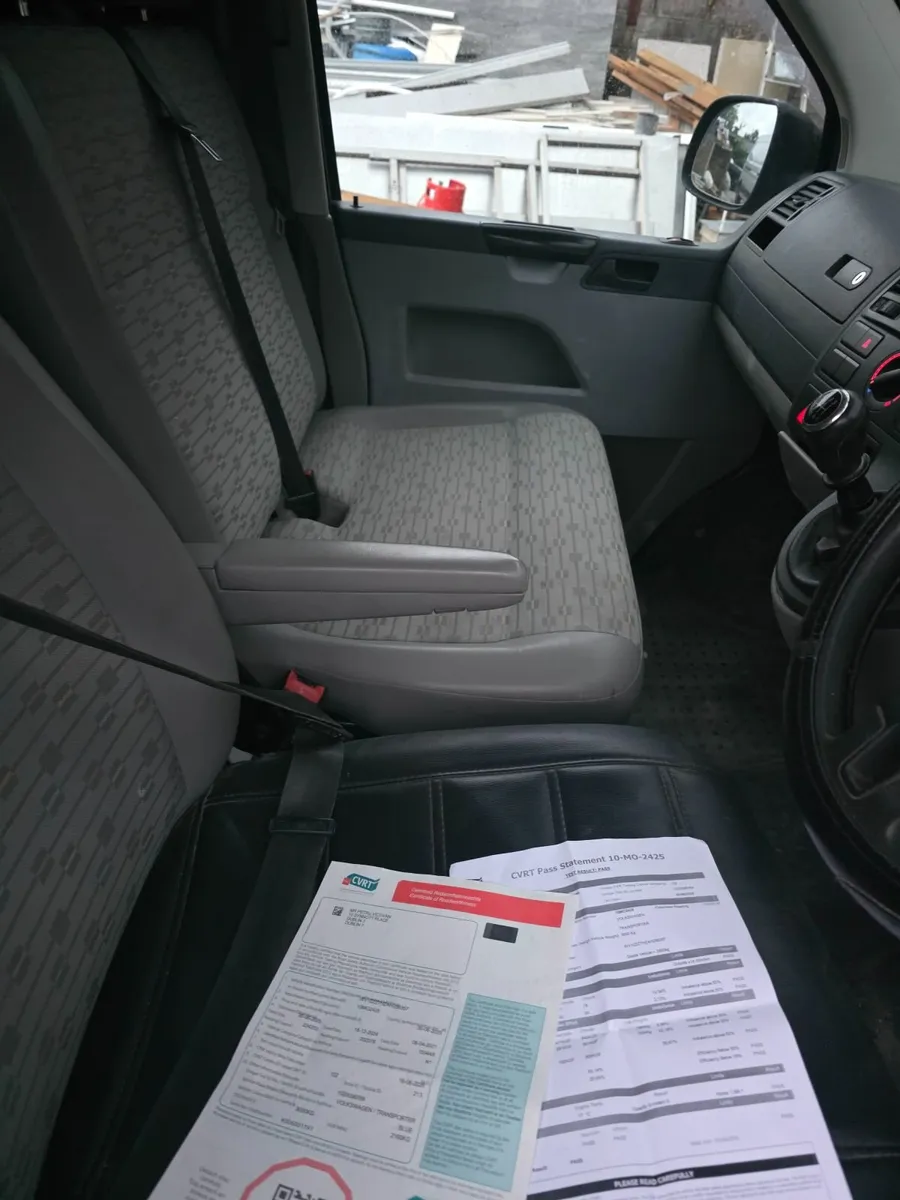 Volkswagen Transporter 2010 - Image 2