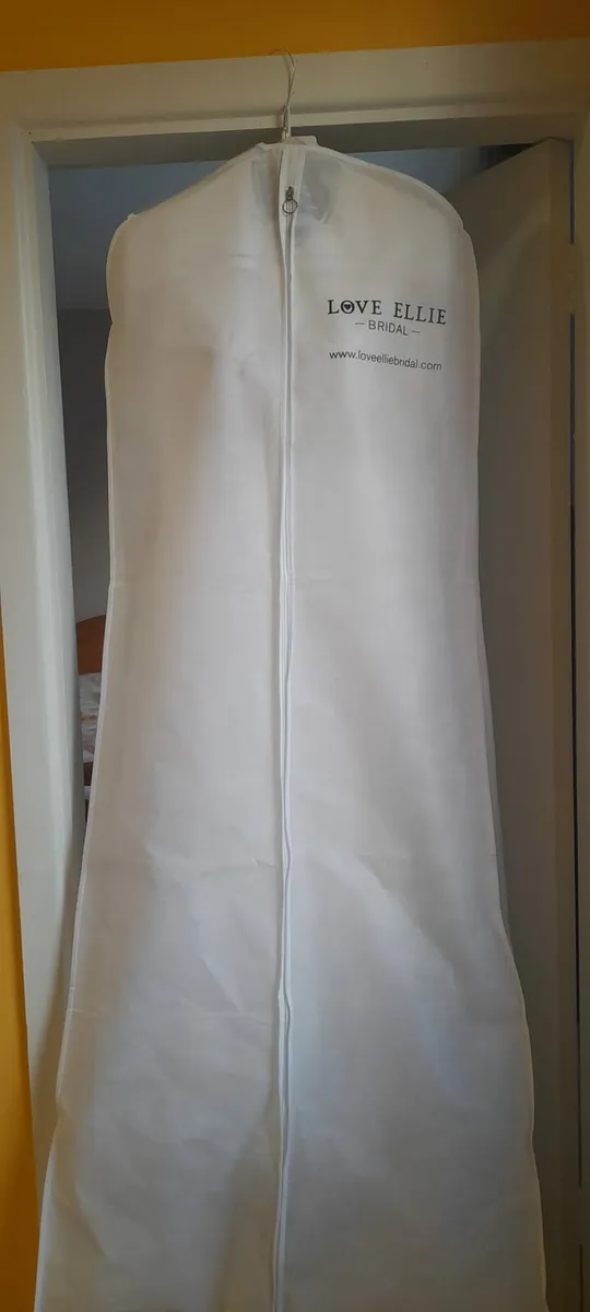 Wedding dress - Image 2