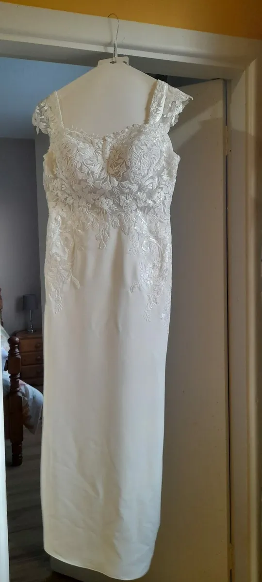 Wedding dress - Image 4