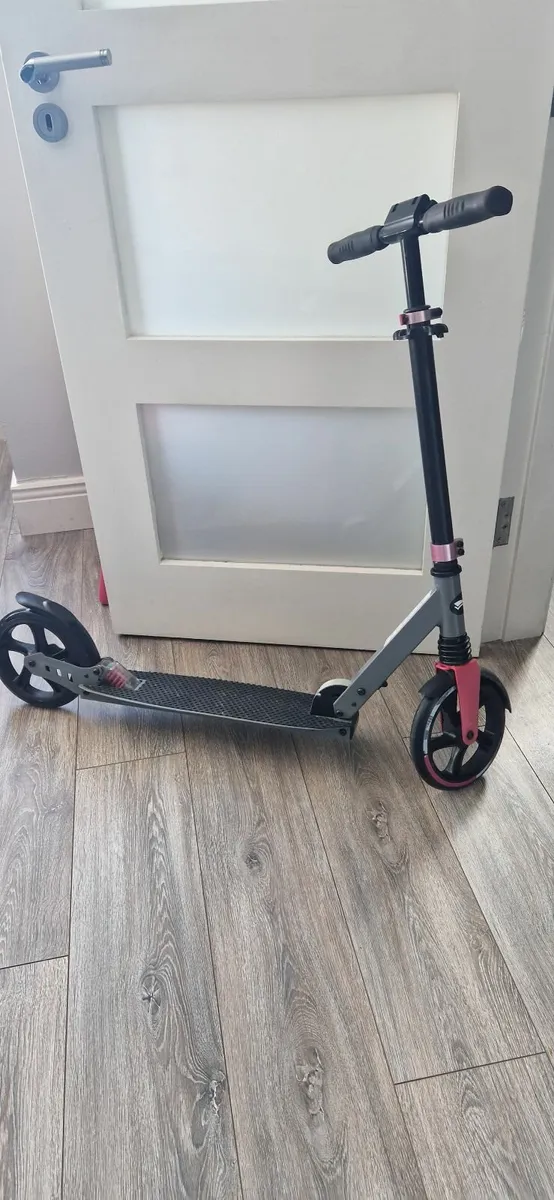 Girls scooter