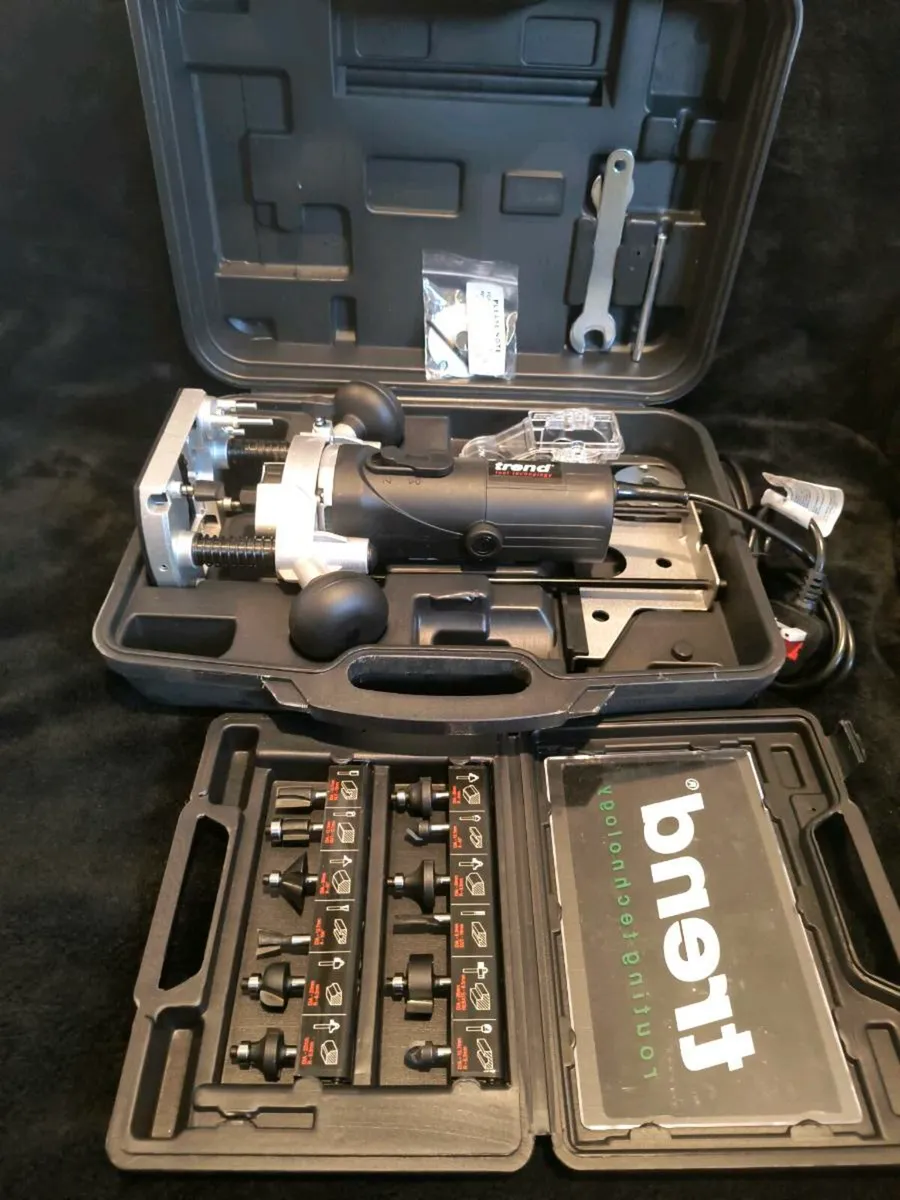 Trend T4E v2 Router Set + 12-Piece Cutter Bit Set - Image 1
