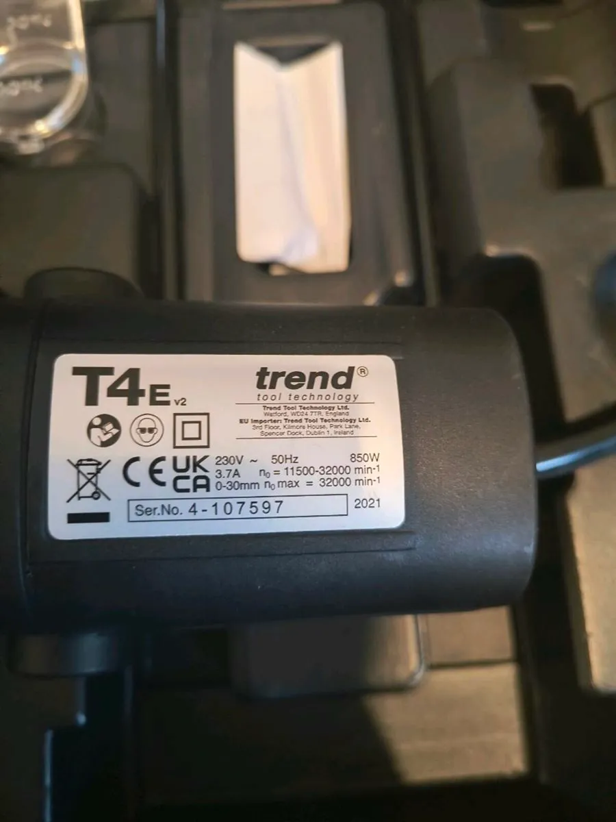 Trend T4E v2 Router Set + 12-Piece Cutter Bit Set - Image 3