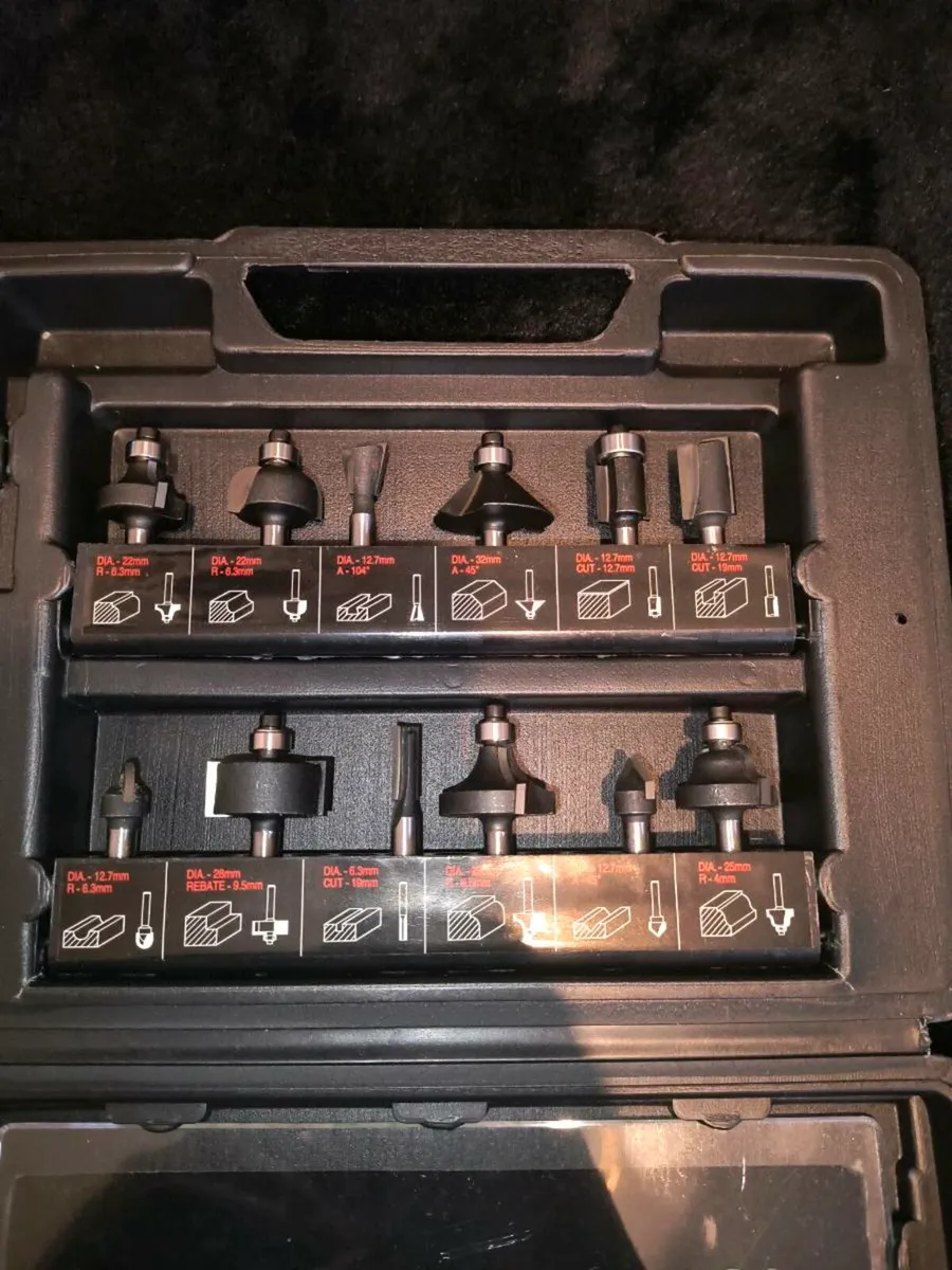 Trend T4E v2 Router Set + 12-Piece Cutter Bit Set - Image 4