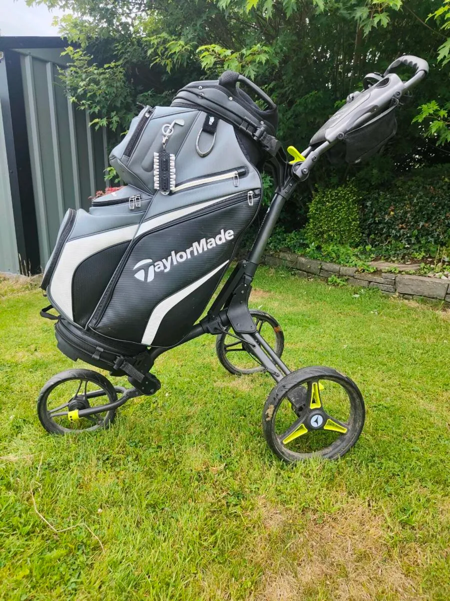 TaylorMade/motocaddy bag & trolley - Image 2