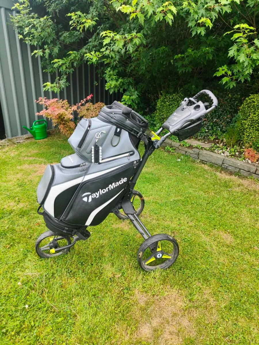 TaylorMade/motocaddy bag & trolley - Image 1