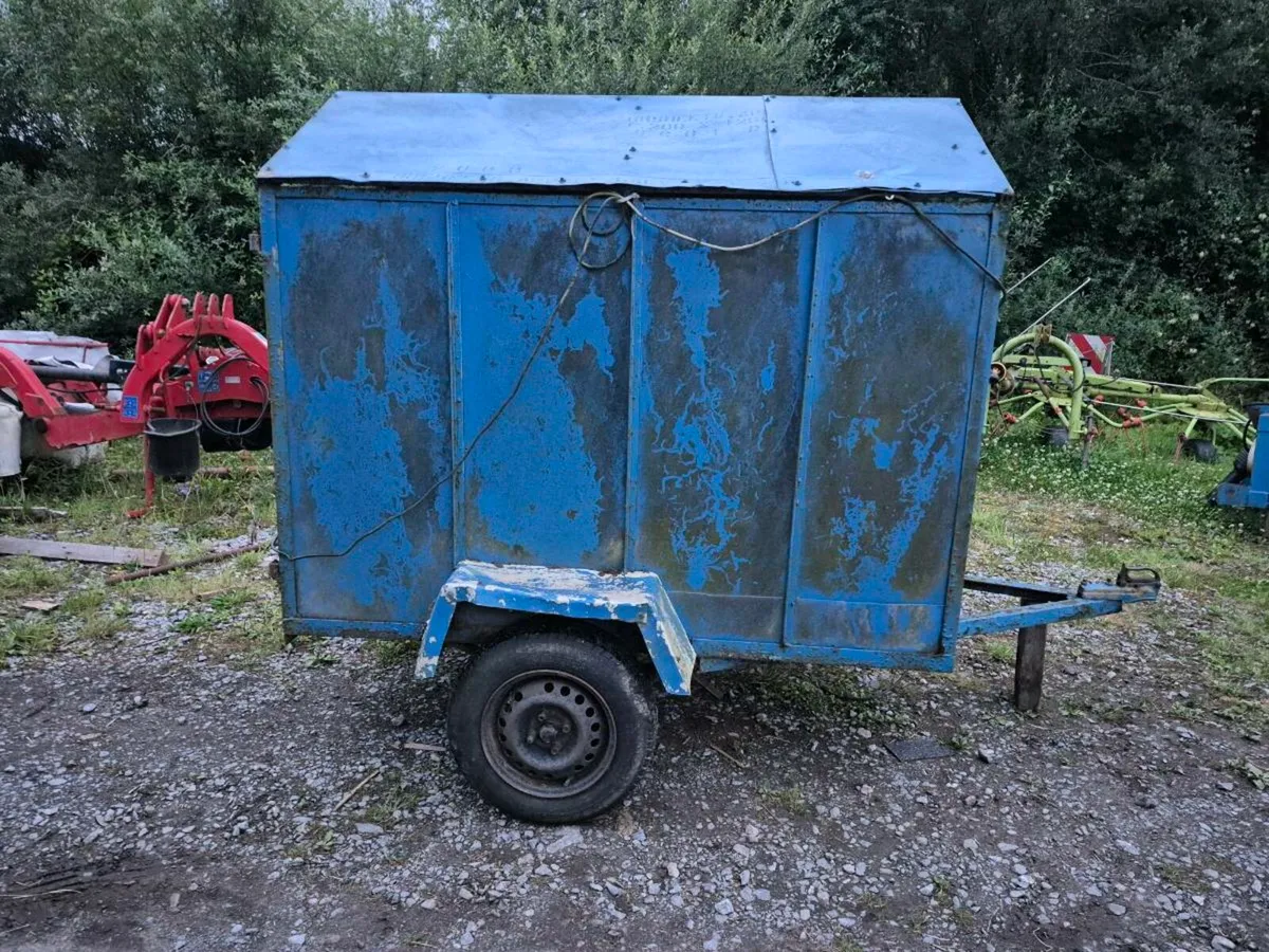 Trailer - Image 1