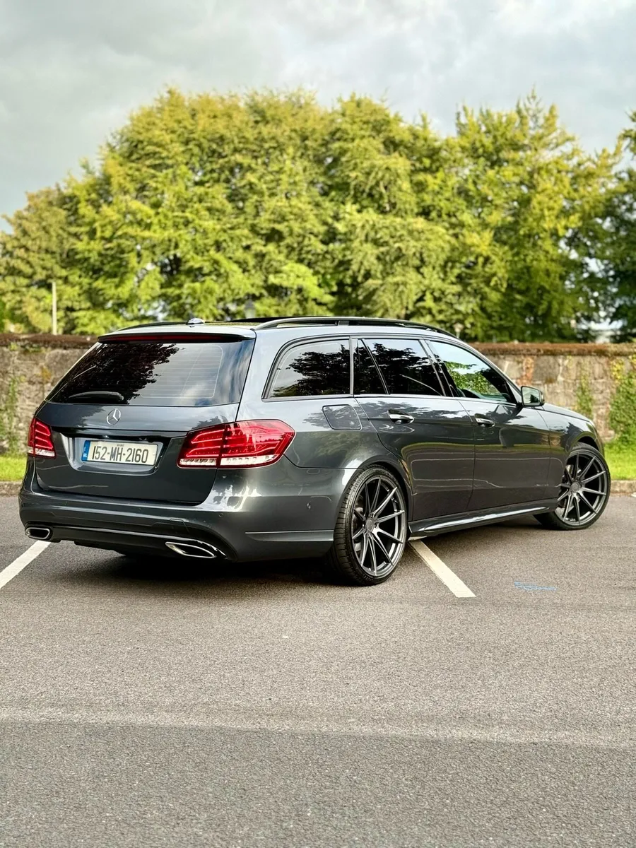 Mercedes Benz E220 AMG PREMIUM PLUS NIGHT ED - Image 3