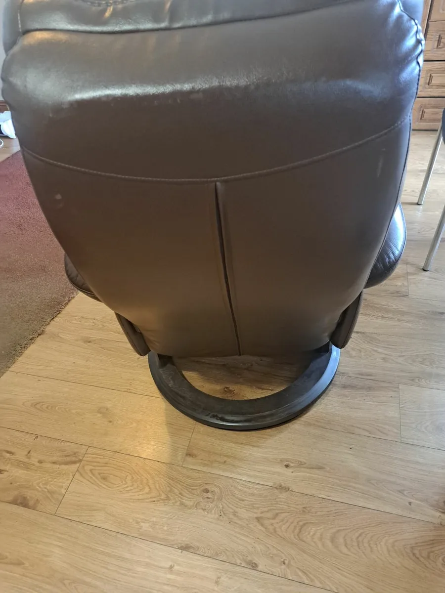 Armchair Leather from Caseys - Image 2