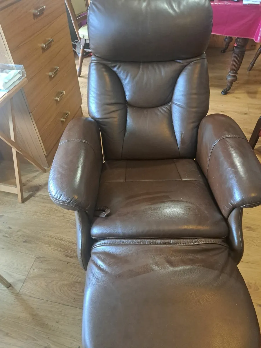 Armchair Leather from Caseys - Image 3