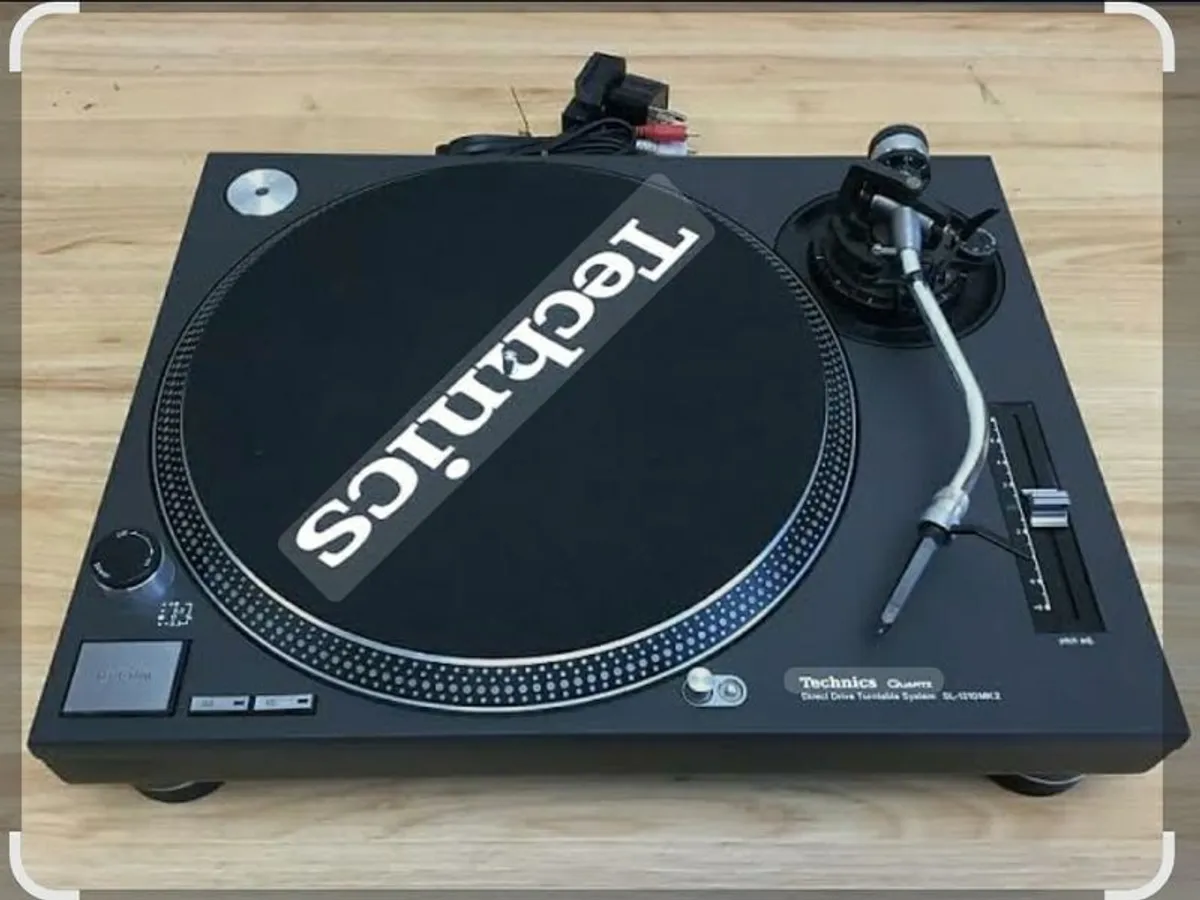 Technics 1210s w/ Vestax mixer & Pioneer effects box - Image 1