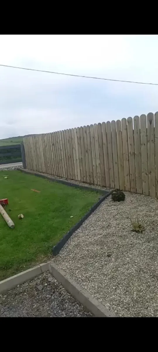 Fencing contractor - Image 4