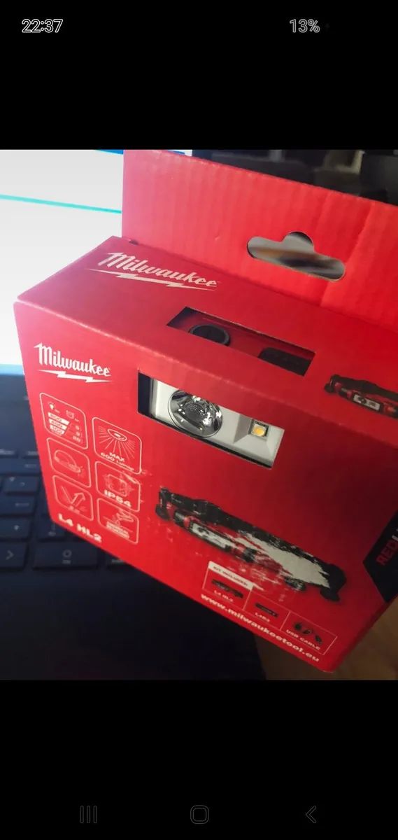 Milwaukee rechrgeable pocket flood light kit - Image 3