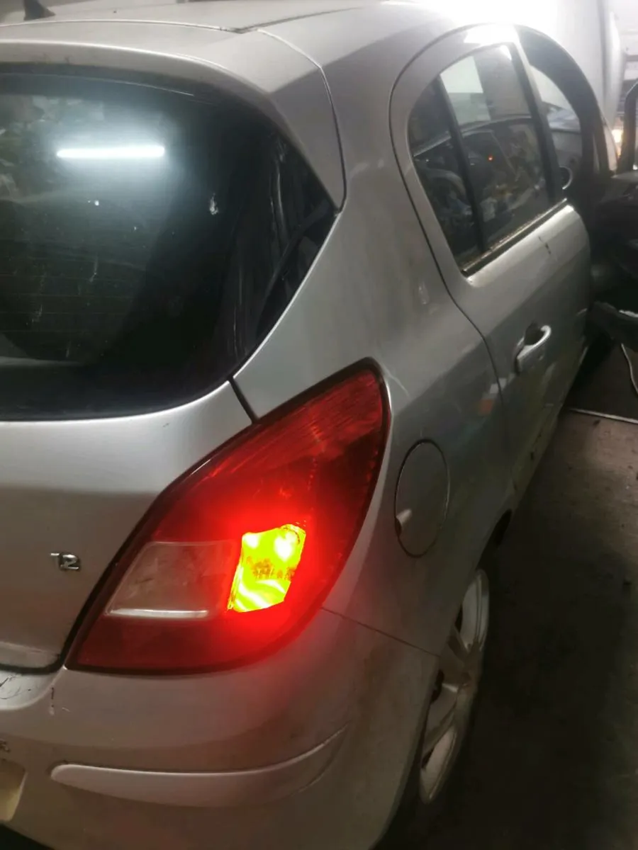 Opel corsa body parts - Image 3