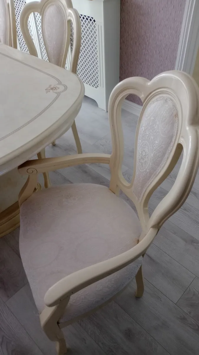 Table and Chairs - Image 2
