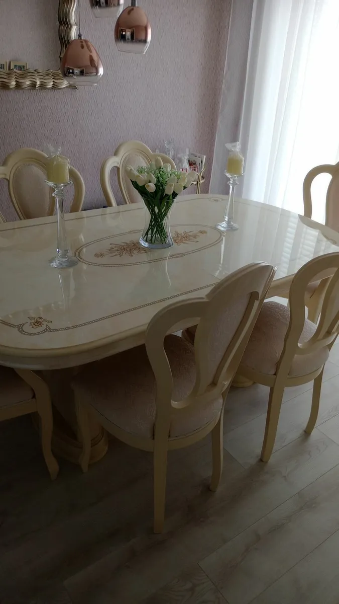 Table and Chairs - Image 3