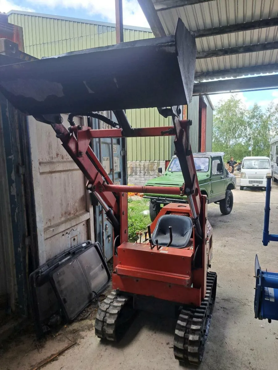 YAMAGUCHI Track Loader with Kubota Engine - Image 4