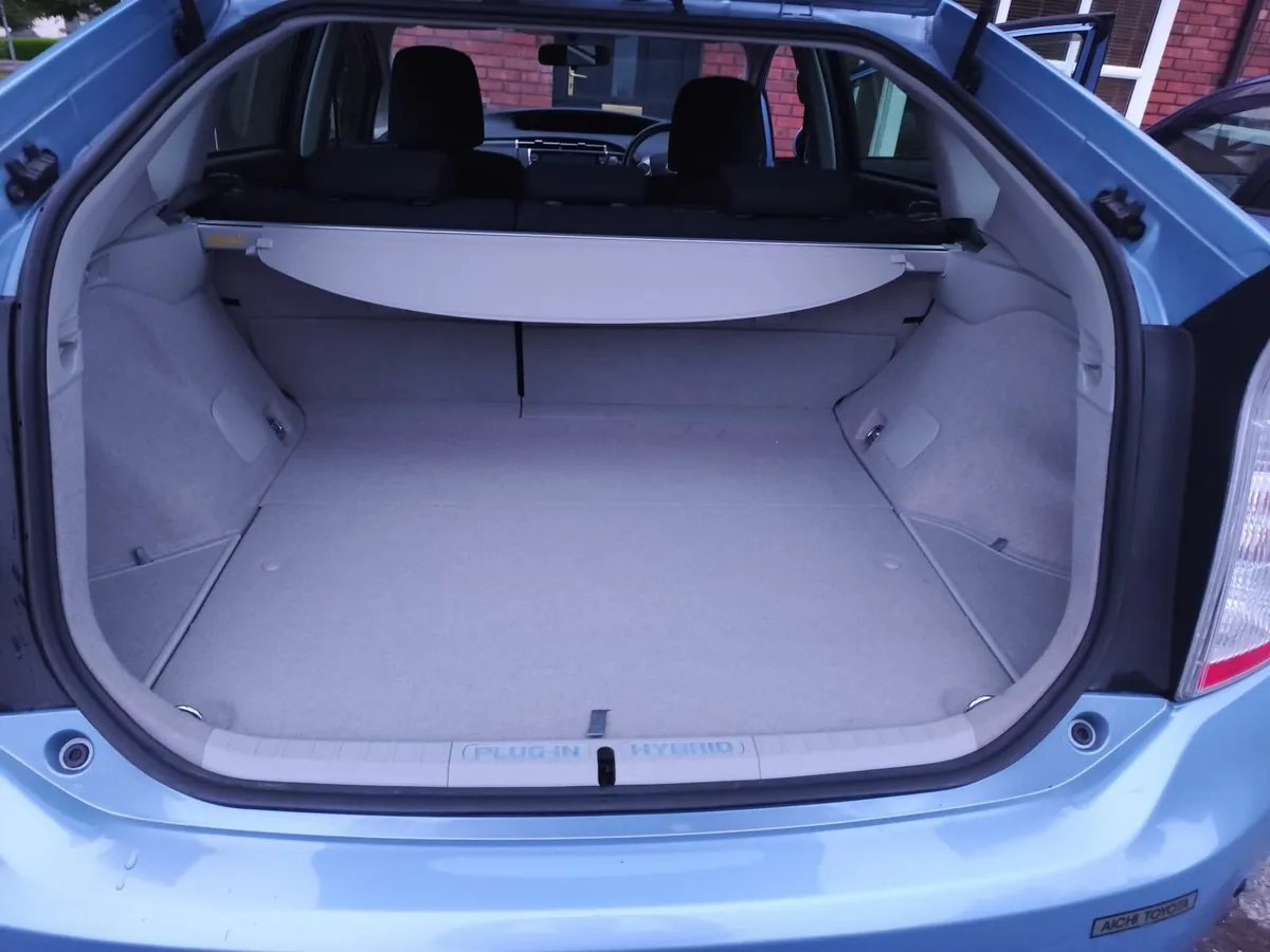 142 Toyota Prius PHV !1 Owner!New NCT! 44000Mls! - Image 3