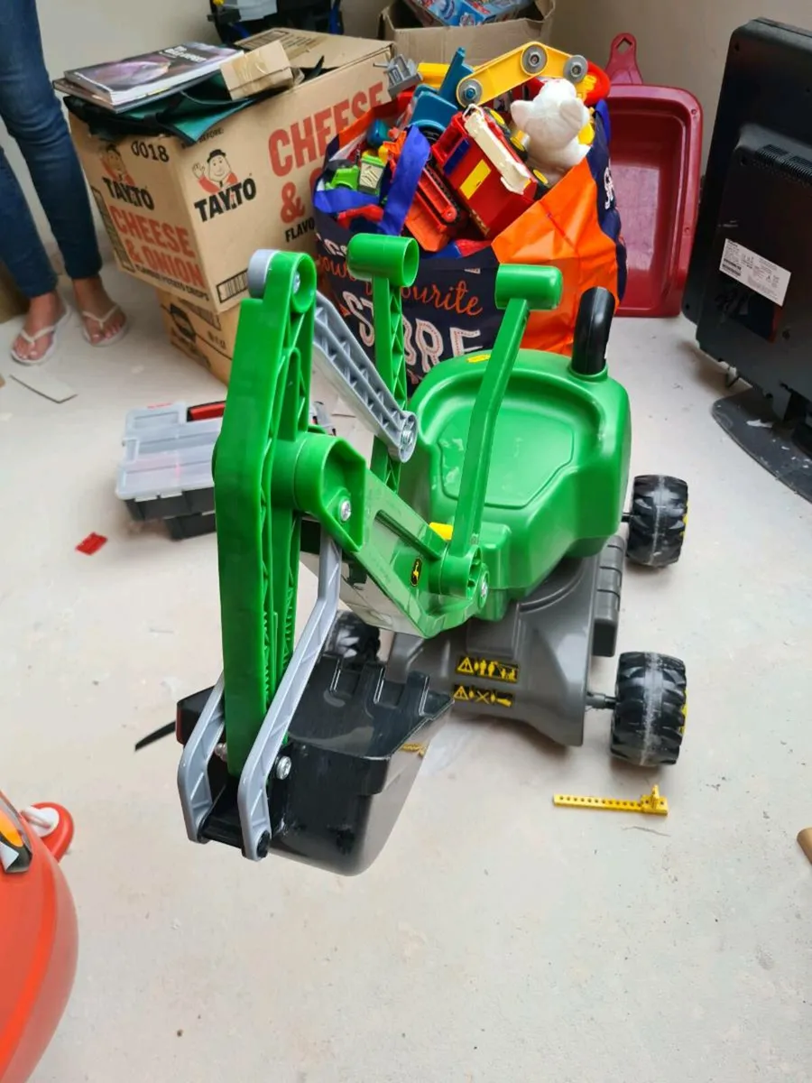 KIDS JOHN DEERE DIGGER - Image 2