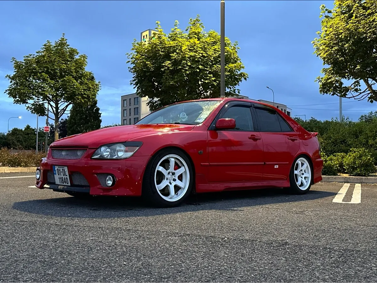 Lexus is200 - Image 4