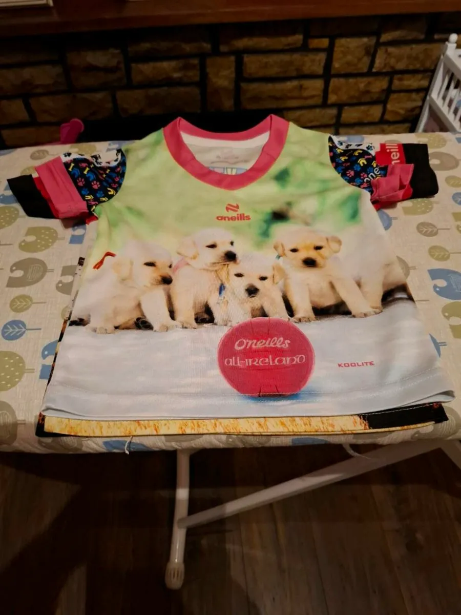 Clothes - Image 4