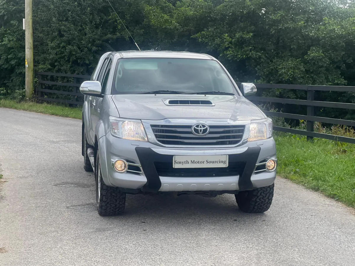 152 Toyota Hilux Invincible X 177bhp MINT***** - Image 3