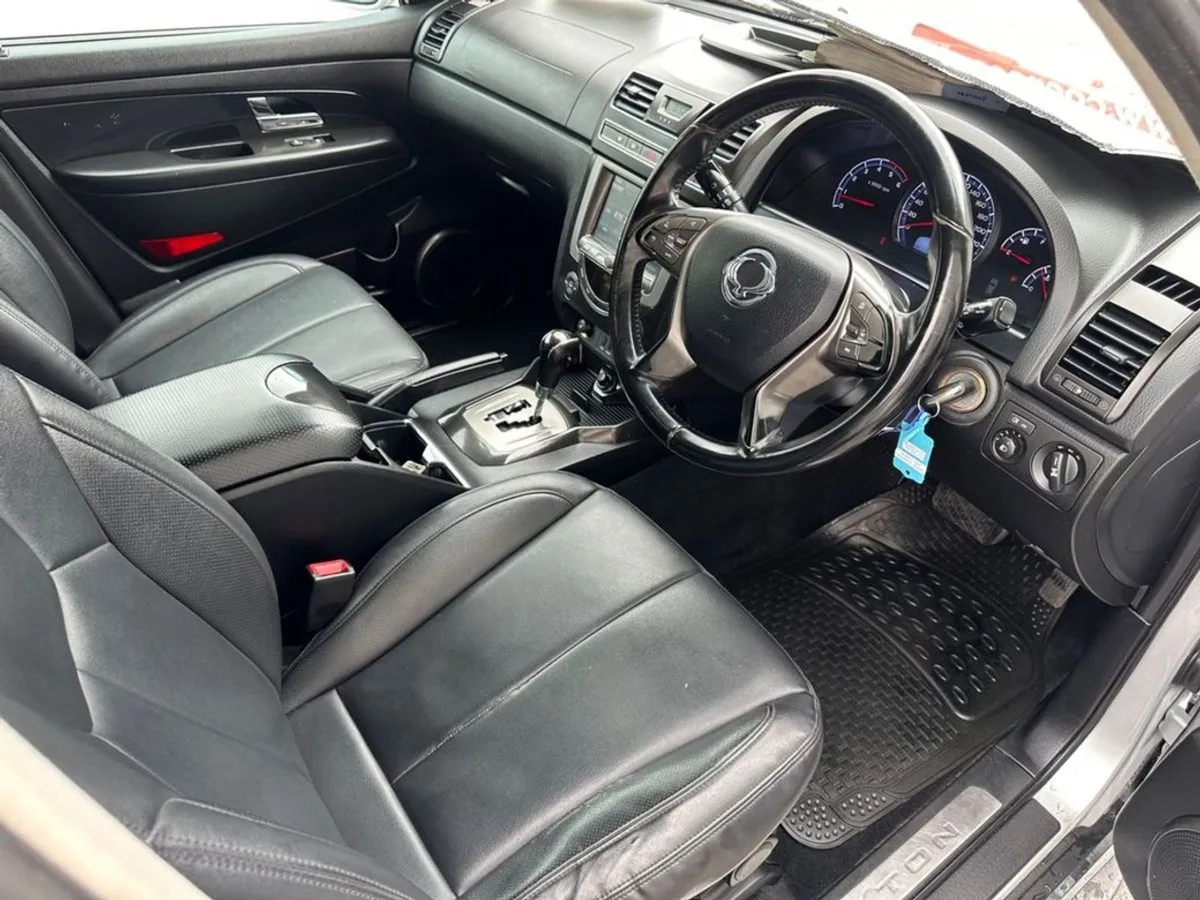 Ssangyong Rexton 2.2 TD 4X4 Automatic  13820 Plus - Image 2
