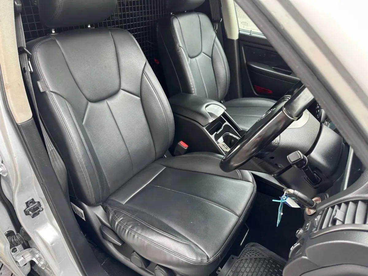 Ssangyong Rexton 2.2 TD 4X4 Automatic  13820 Plus - Image 3