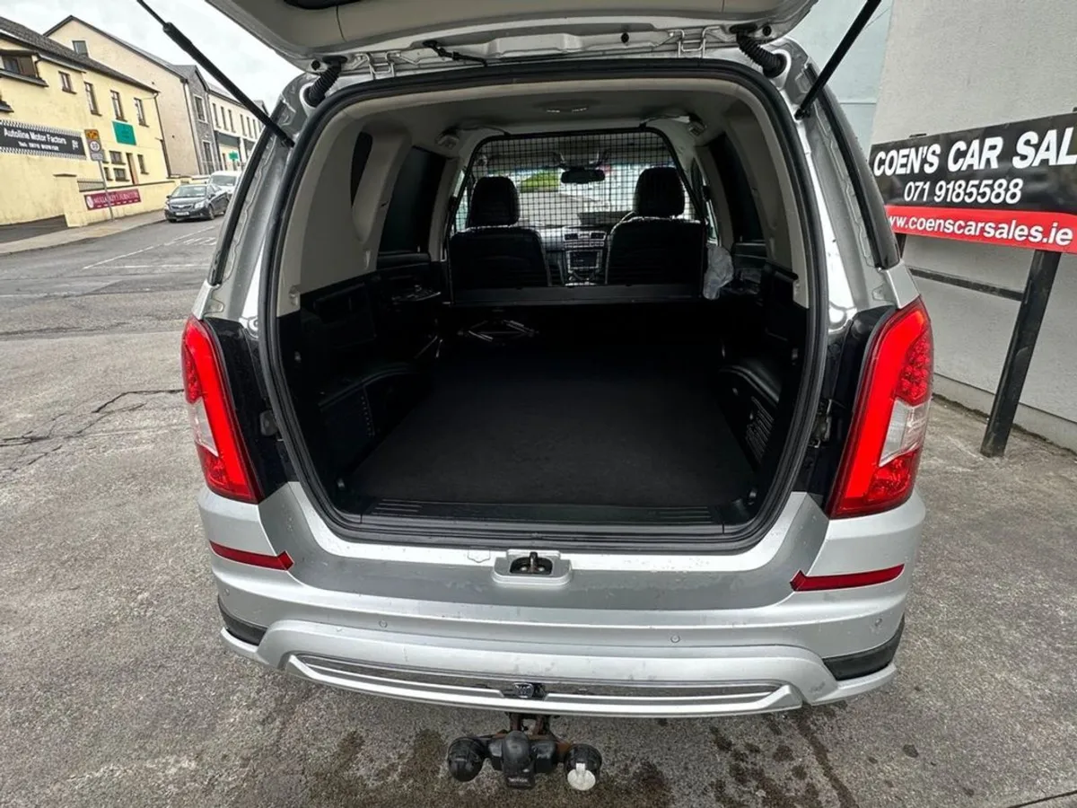 Ssangyong Rexton 2.2 TD 4X4 Automatic  13820 Plus - Image 4
