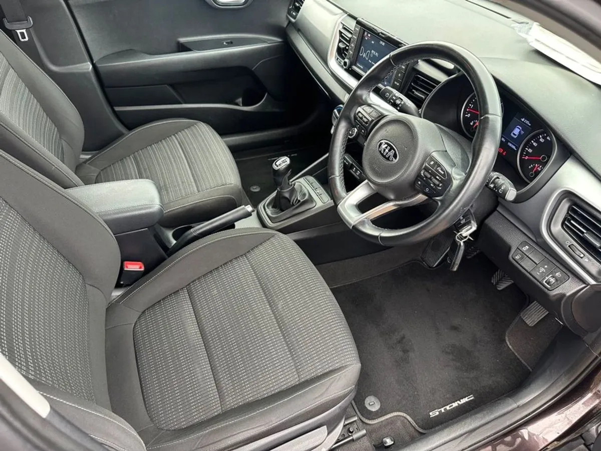 Kia Stonic 1.4 Petrol K2  12999 - Image 2