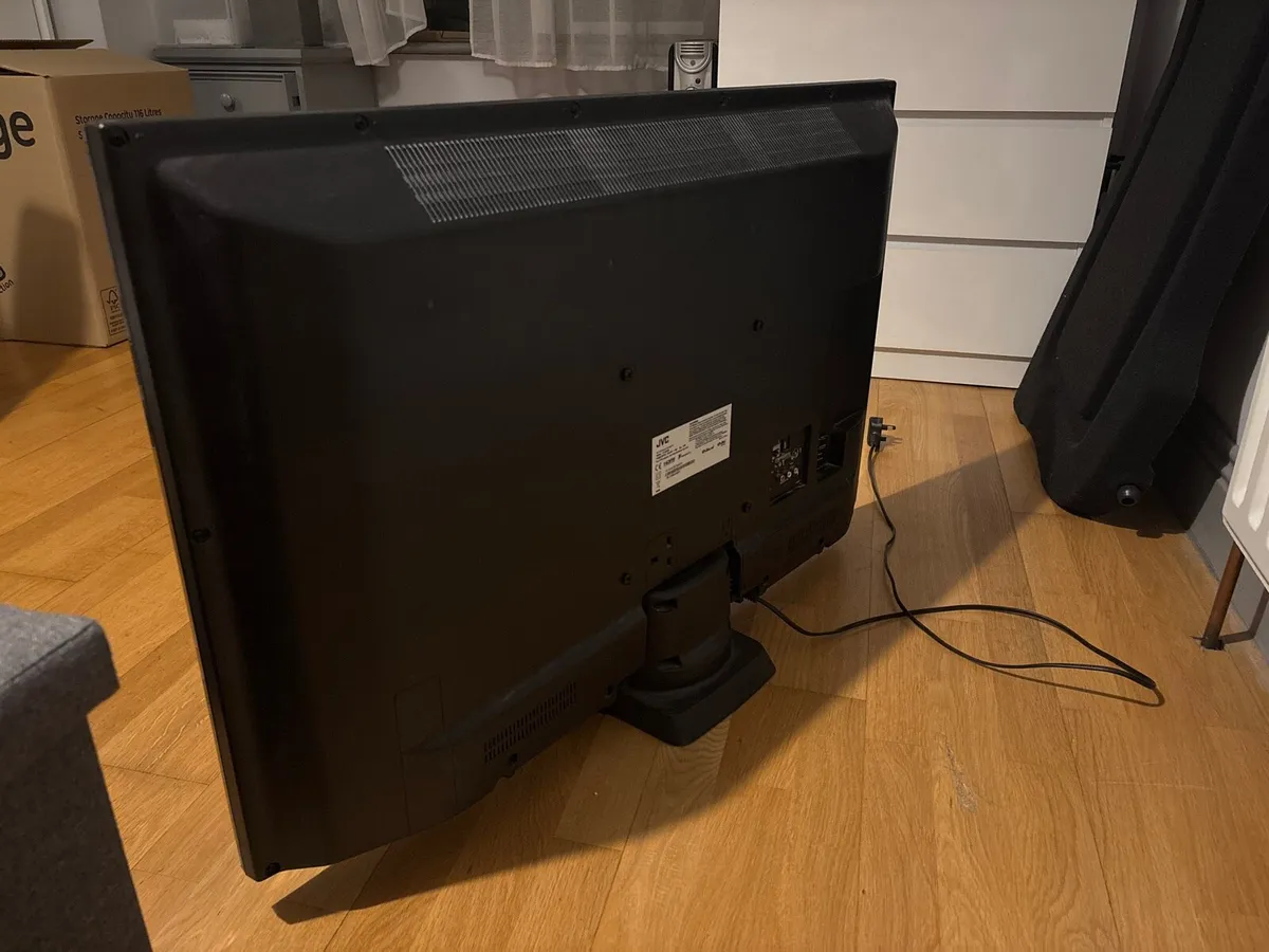40 inch TV - Image 4