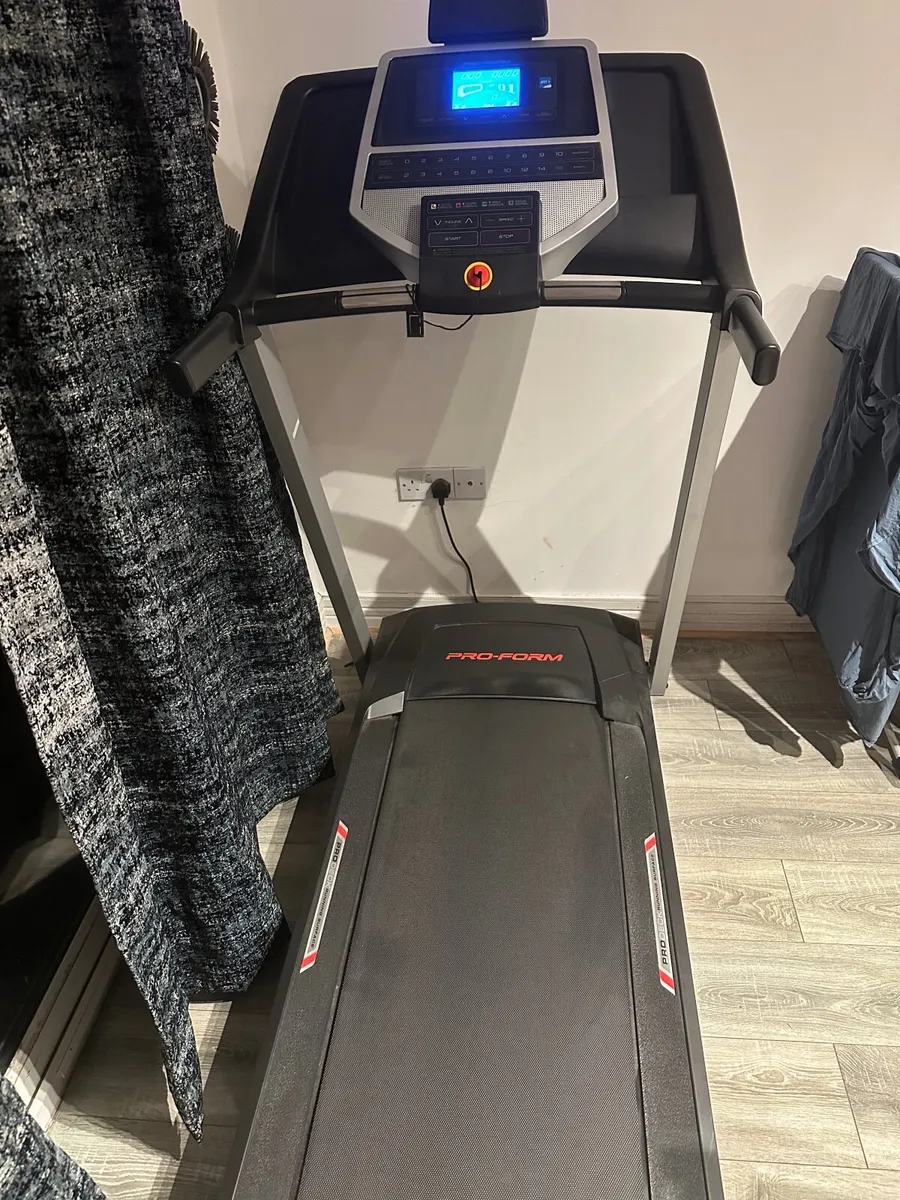 ProForm 305CST Treadmill - Image 1