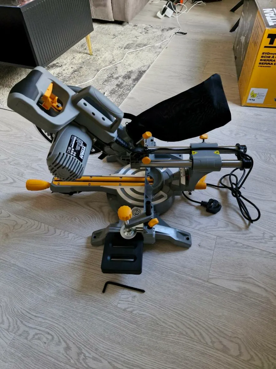 Titan  210mm Electric  Sliding Mitre Saw 240V - Image 2