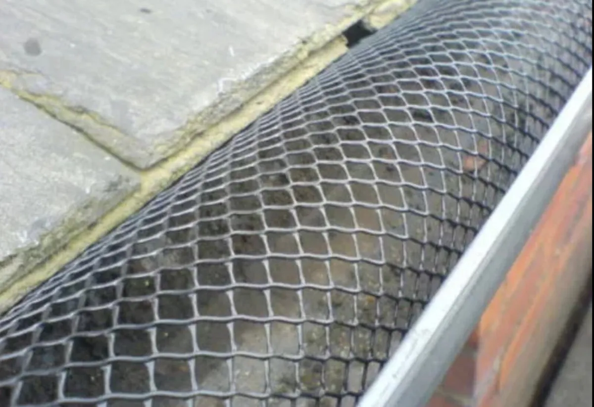 Gutter Guard Mesh Protection 10 Metre Pack Black - Image 1