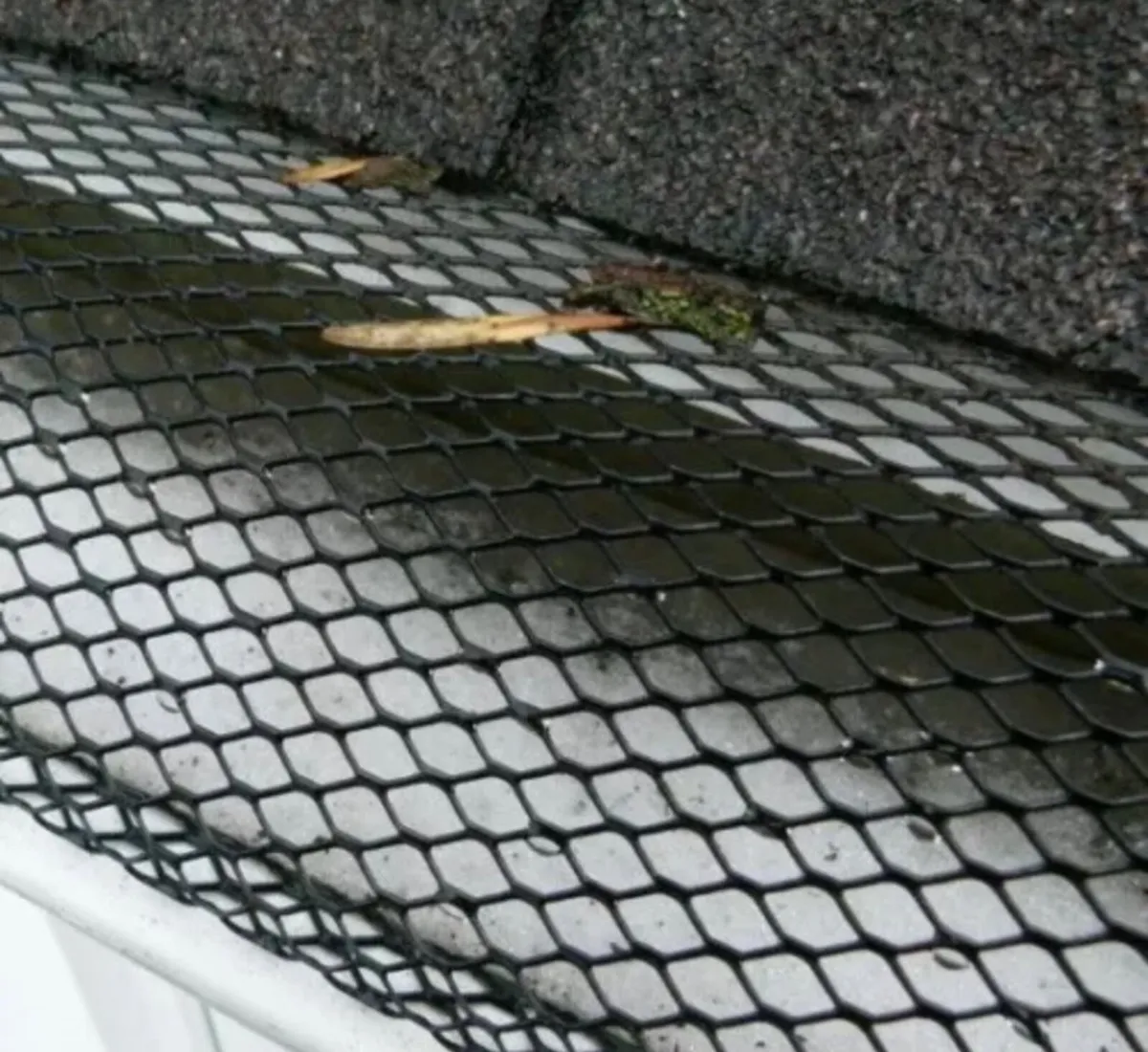 Gutter Guard Mesh Protection 10 Metre Pack Black - Image 2