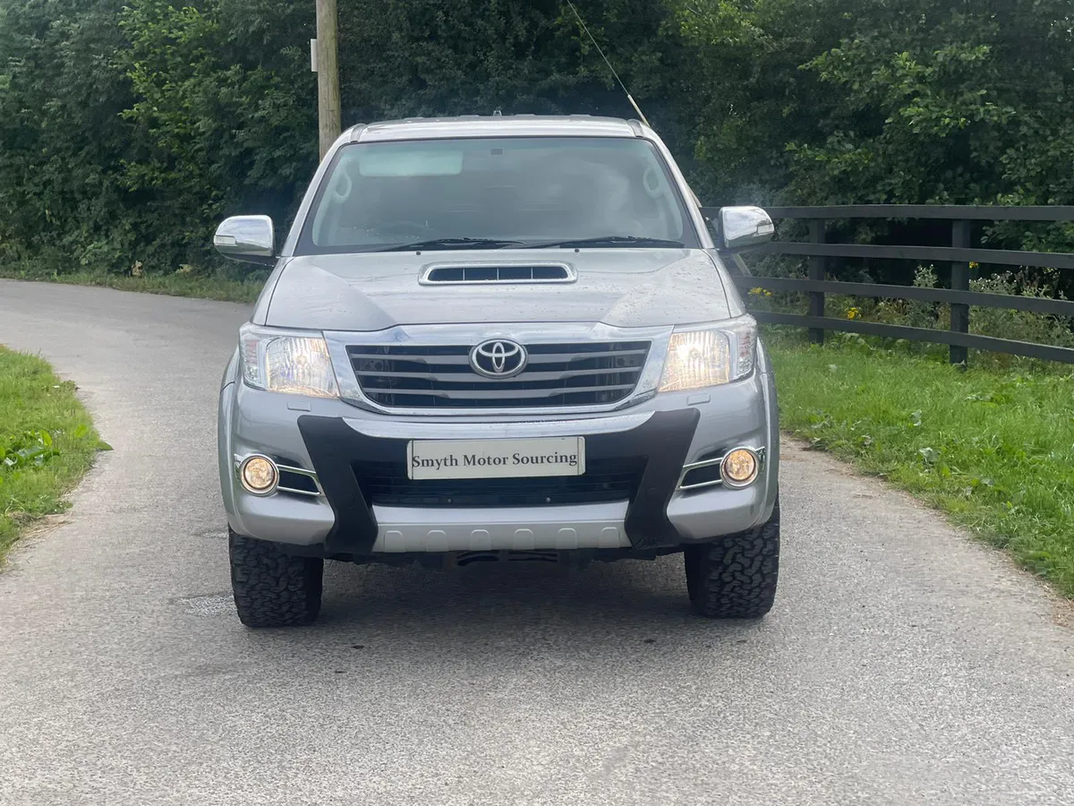 152 Toyota Hilux Invincible X 177bhp MINT***** - Image 4