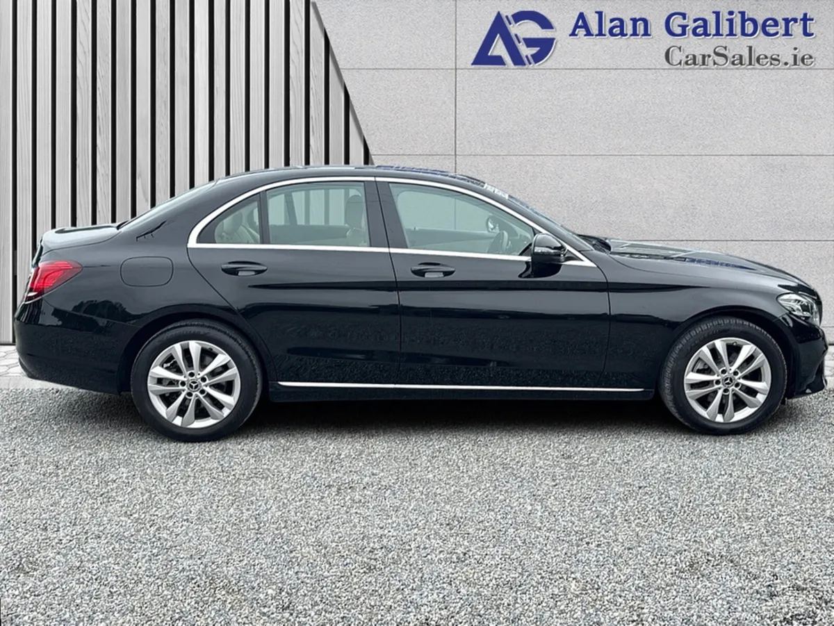 Mercedes-Benz C-Class 200D 1.6 Diesel Auto Avantga - Image 3