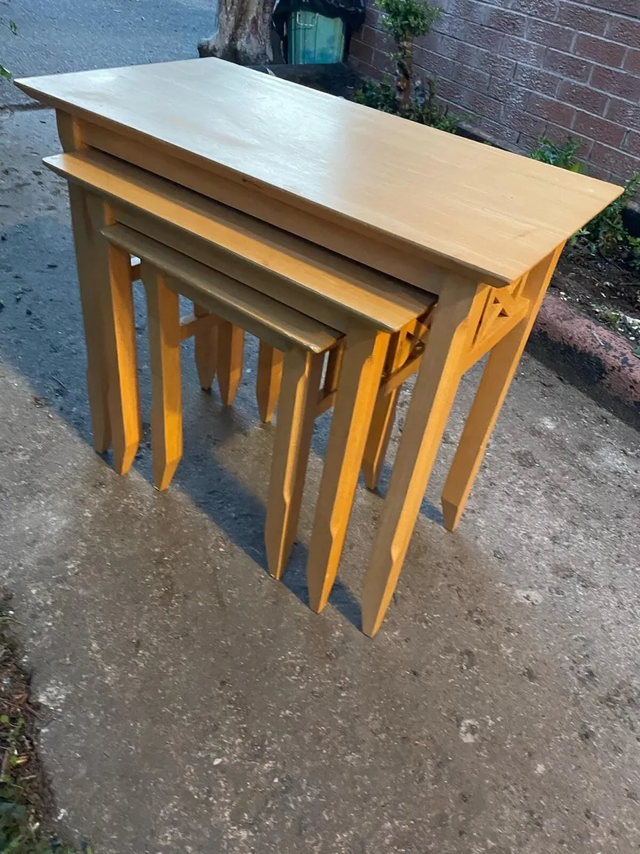 Oak 3 in 1 nest of tables - Image 4