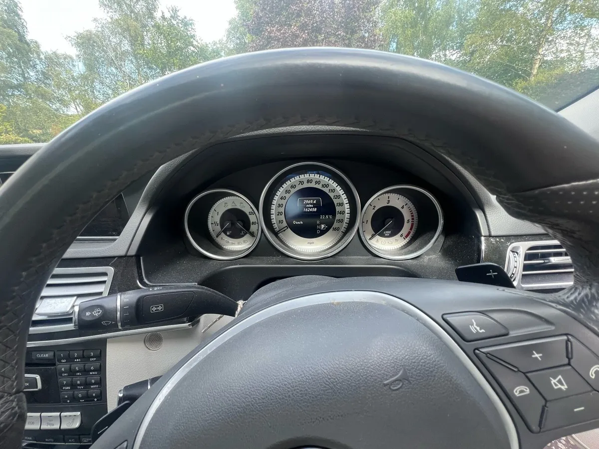 Mercedes E250 - Image 4