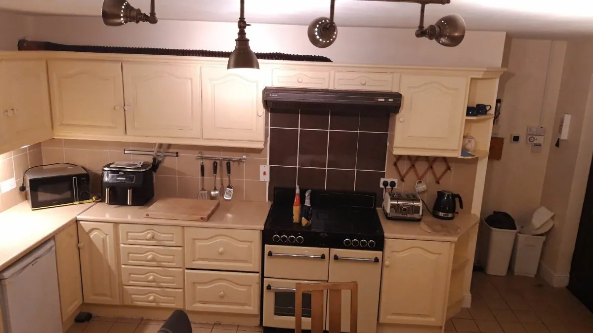 Holiday home  5 bedrooms sleeps 11 - Image 3