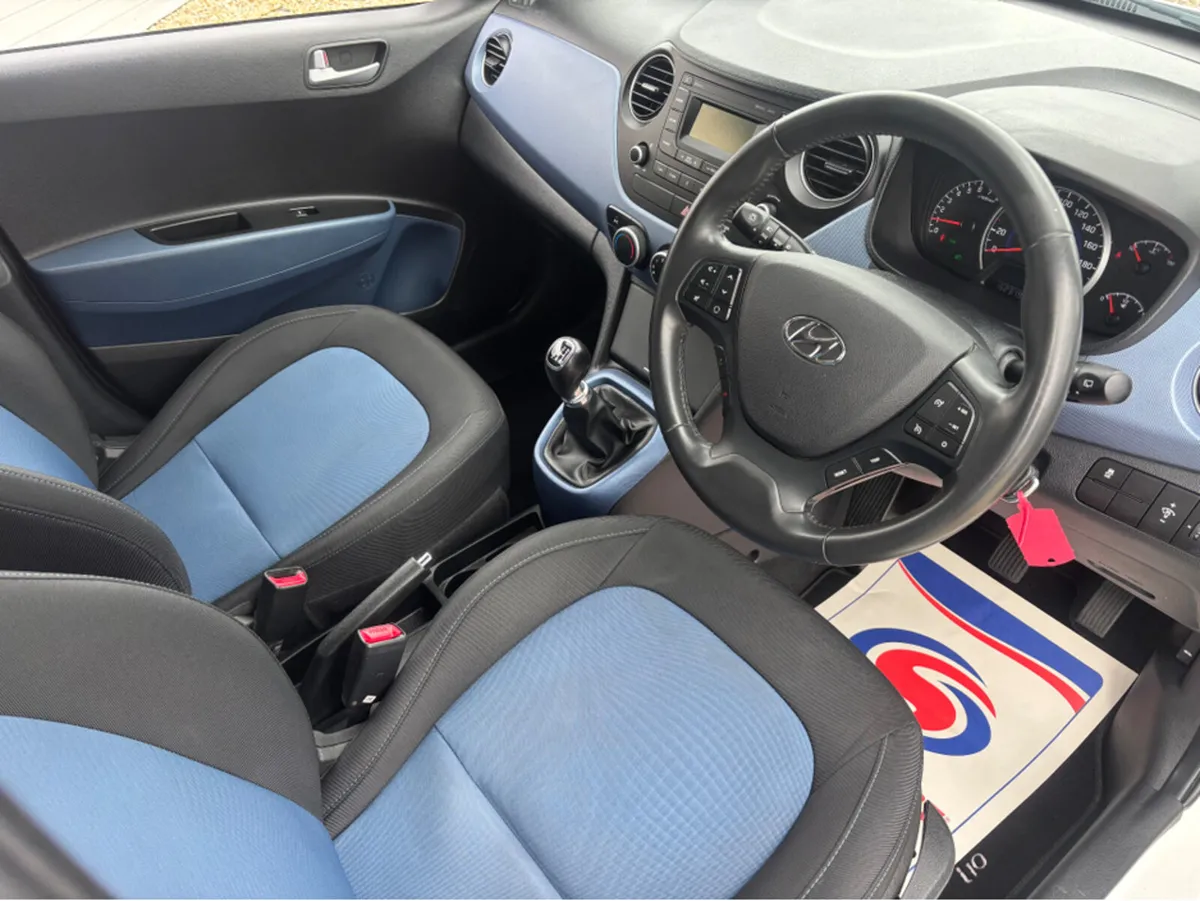 Hyundai i10 DELUXE 4DR - Image 4