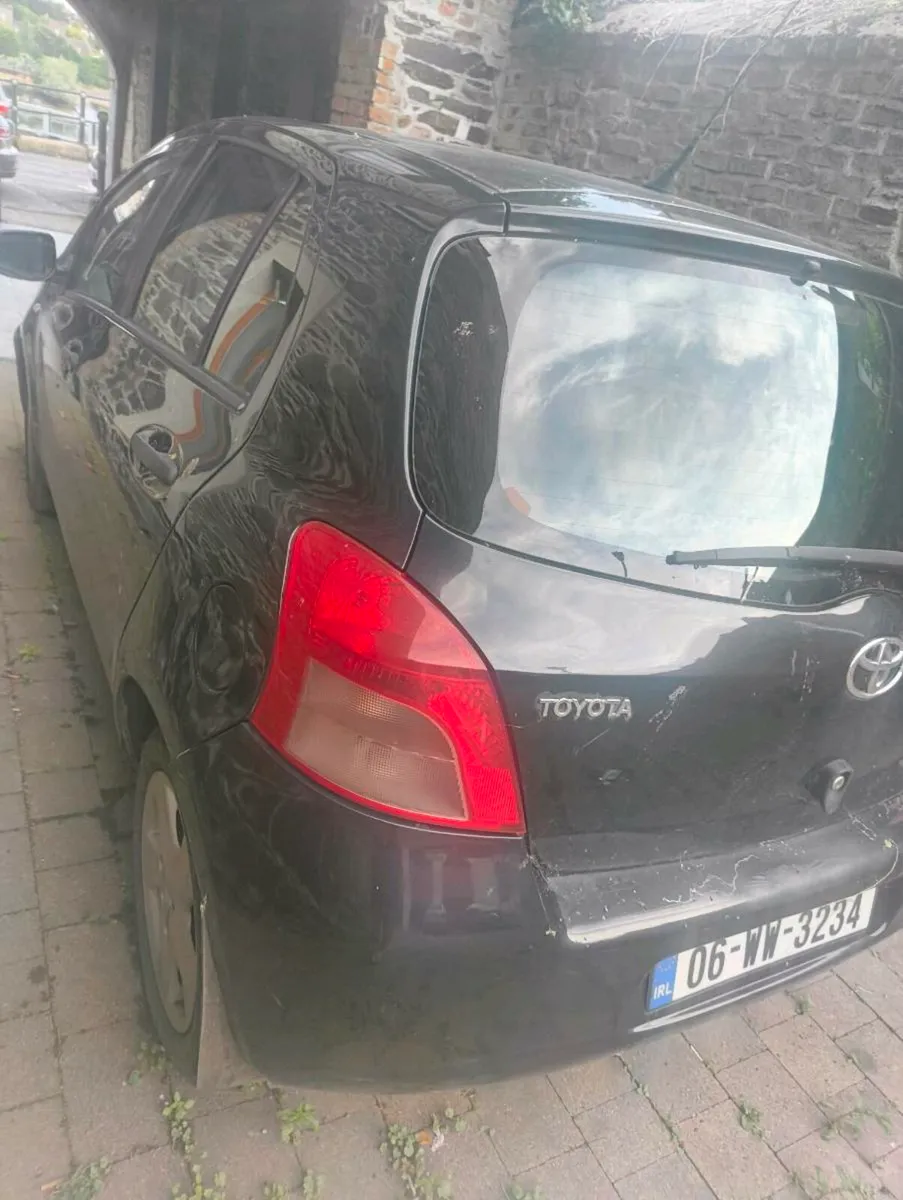 Toyota Yaris 2006 - Image 2