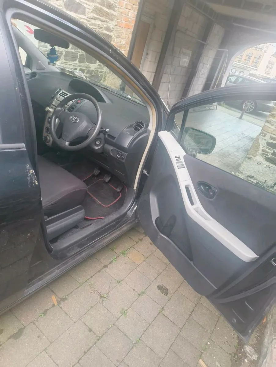 Toyota Yaris 2006 - Image 1