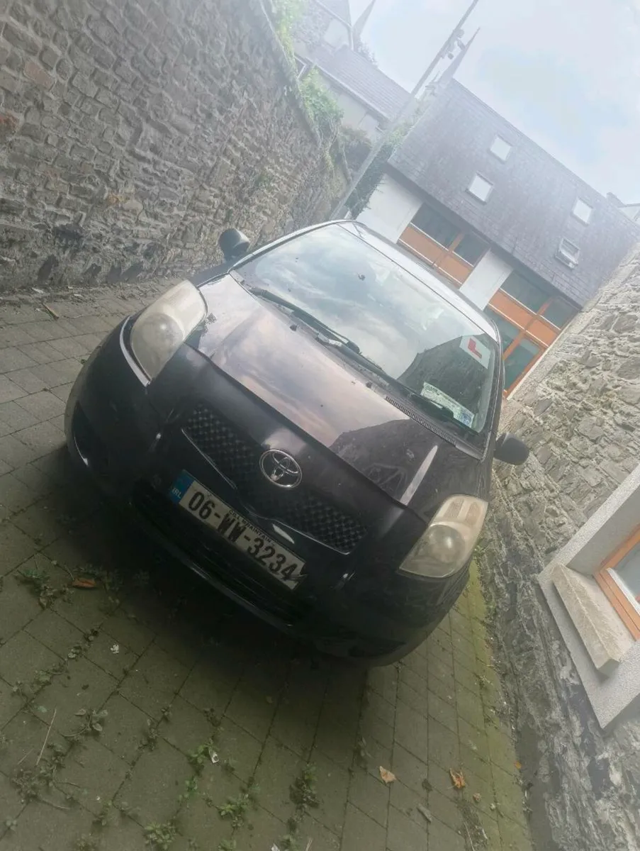 Toyota Yaris 2006 - Image 4