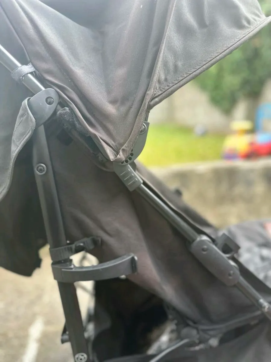 Stroller - Image 3