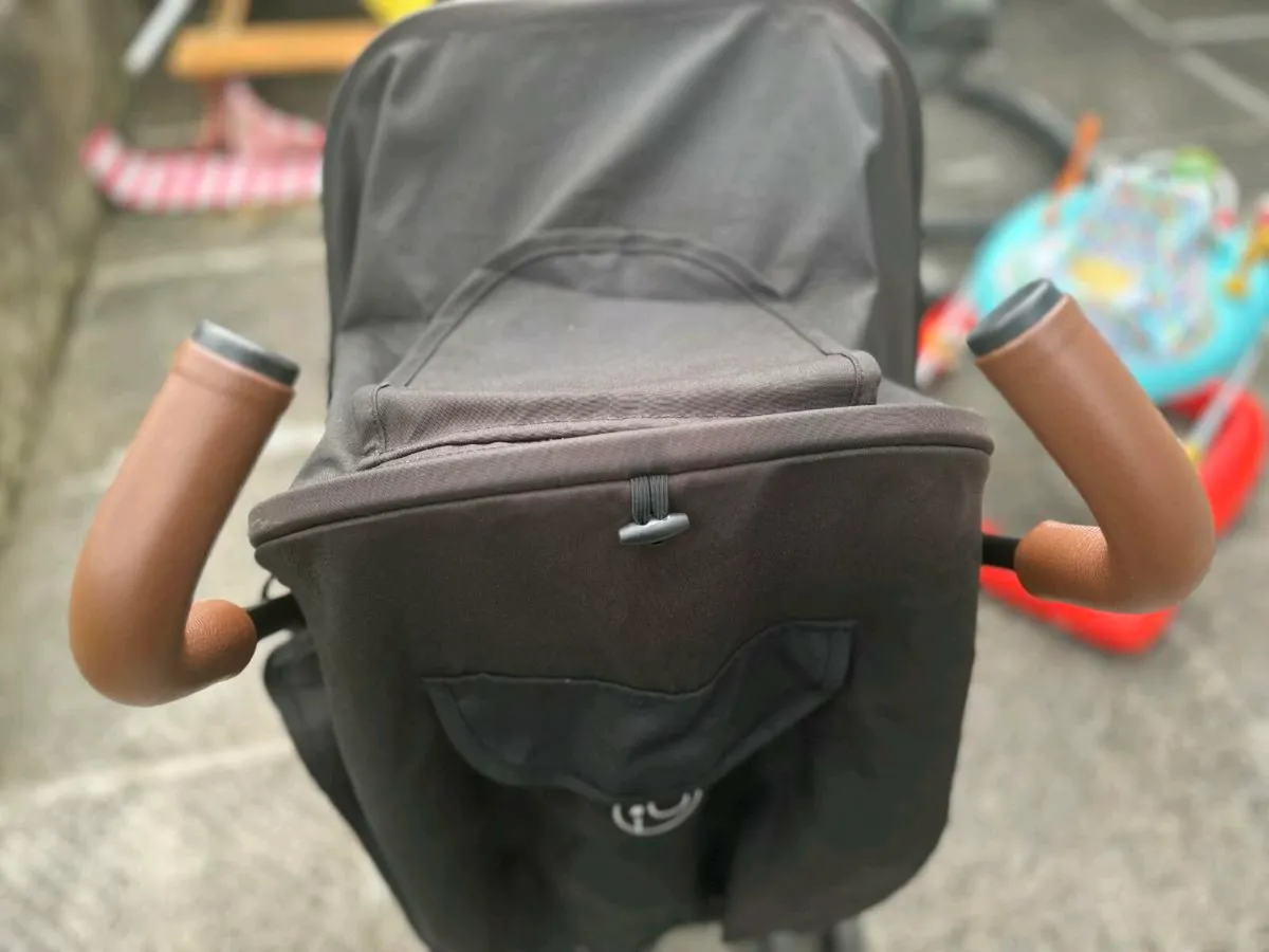 Stroller - Image 4