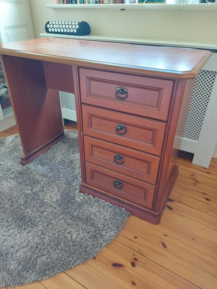 Dressing table - Image 1