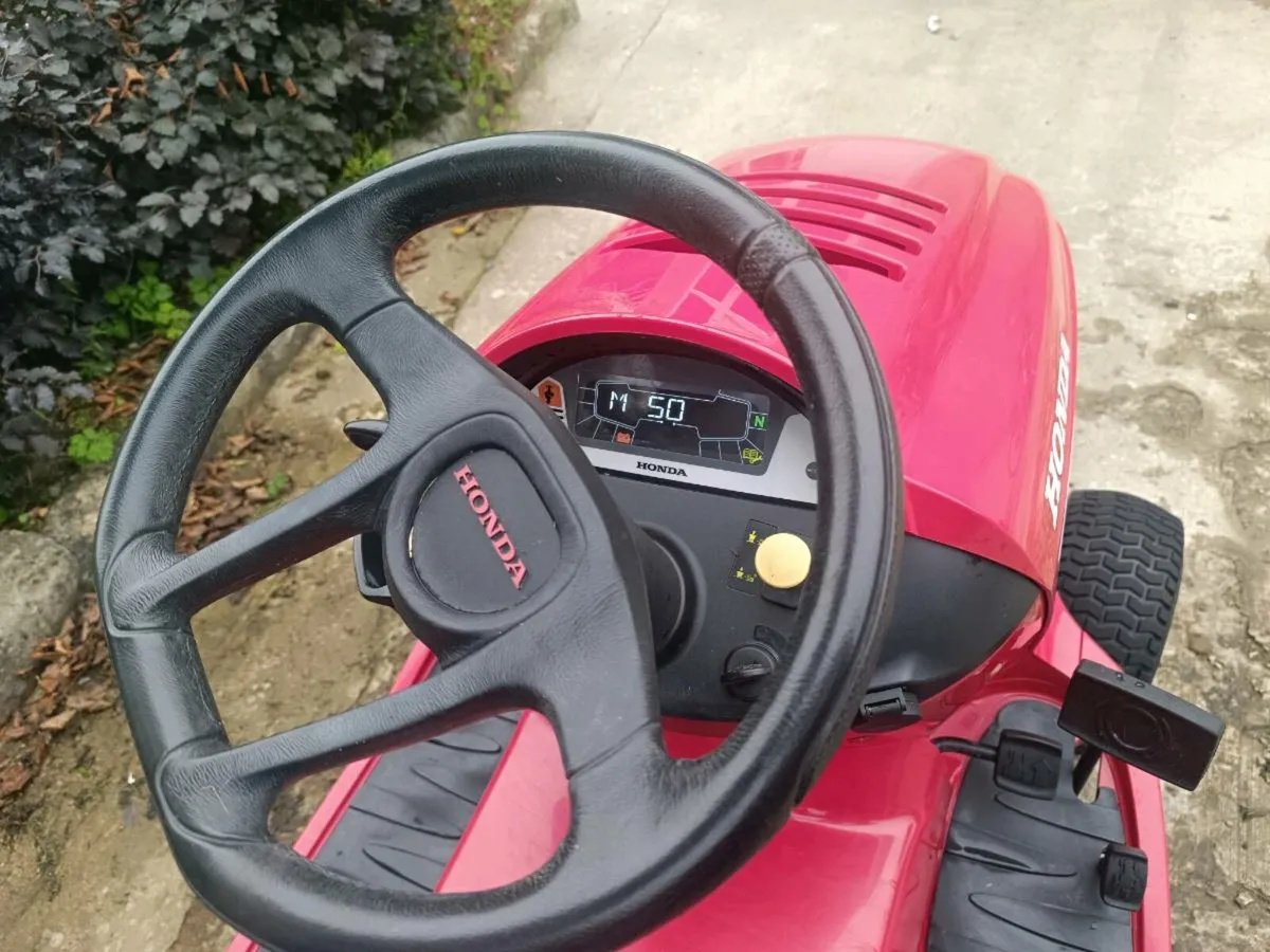 Ride on mower - Image 2