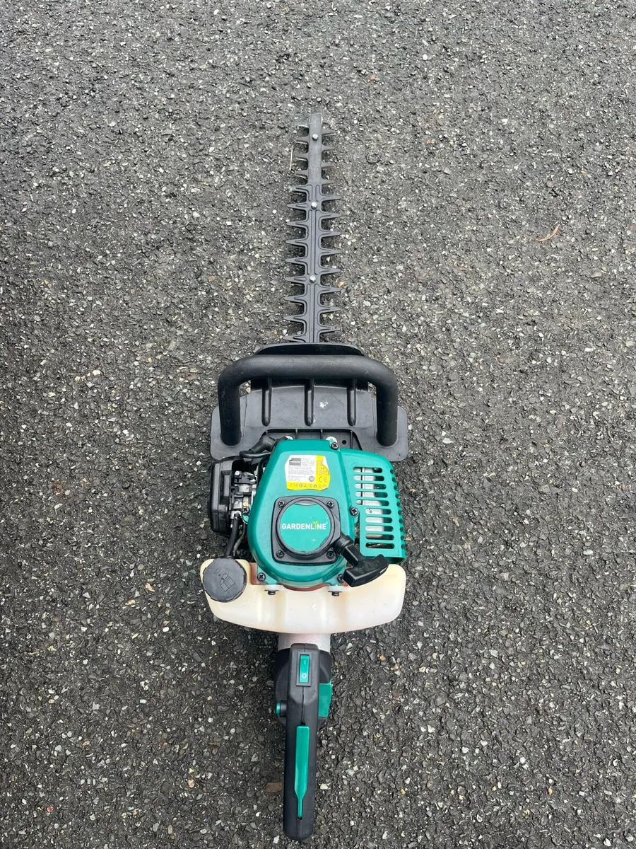 Hedge trimmer - Image 1